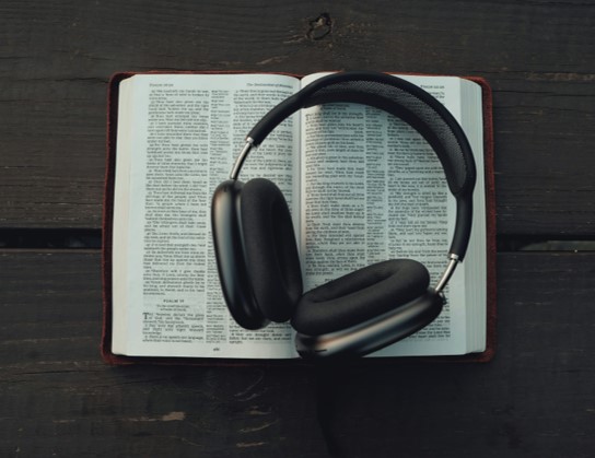 The Lord is a Warrior, Section 04 splash image